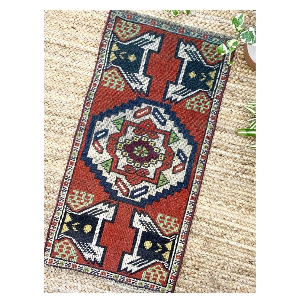 🚨SOLD🚨Vintage Small Boho Turkish Mini 2x3 Rug